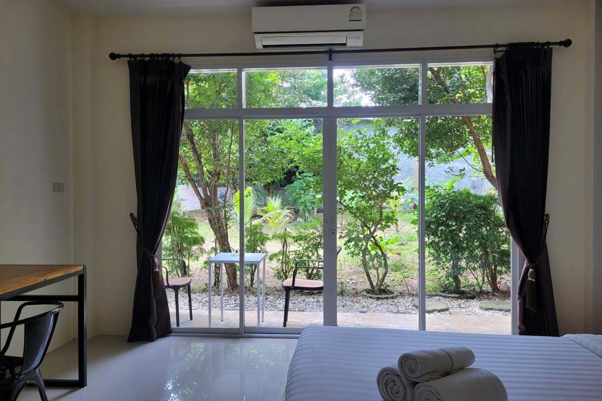 Snooze Inn Phuket - Free Shuttle To Bang Rong Pier Pa Khlok Exterior photo